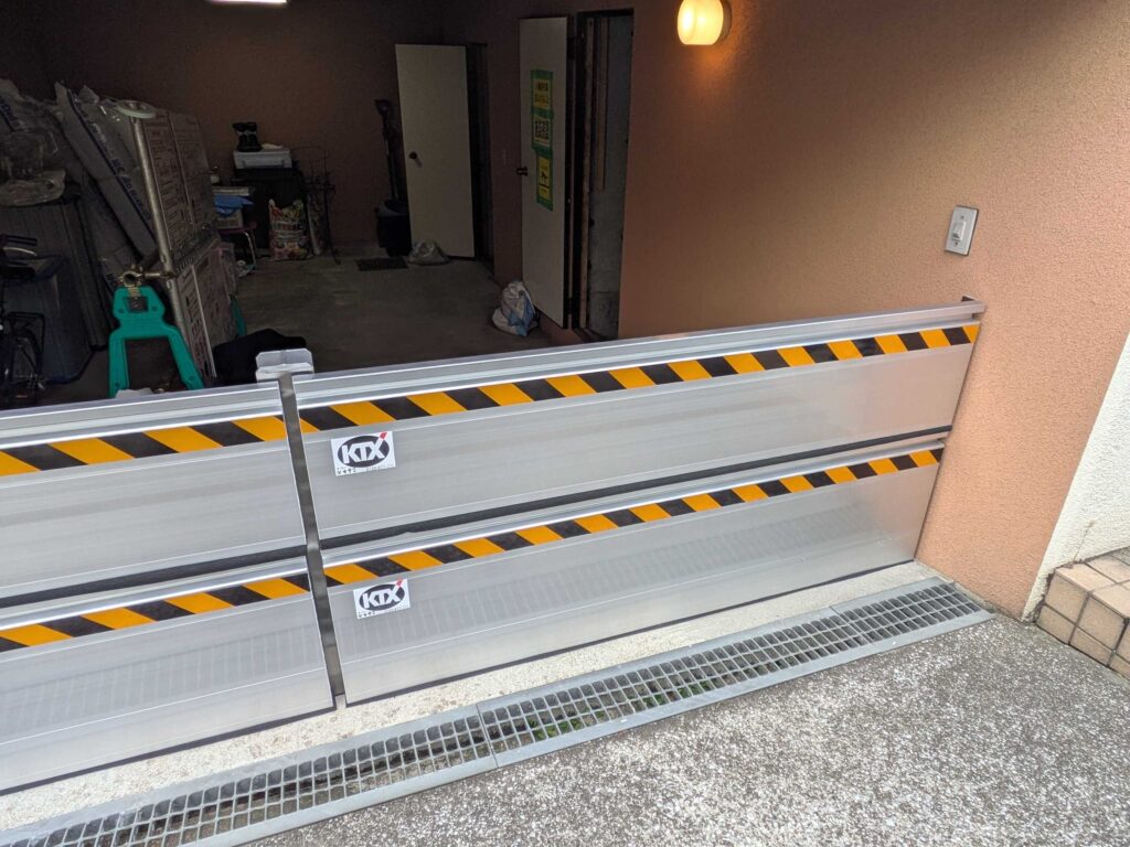 住宅の半地下駐車場に防水板マグネットタイプ