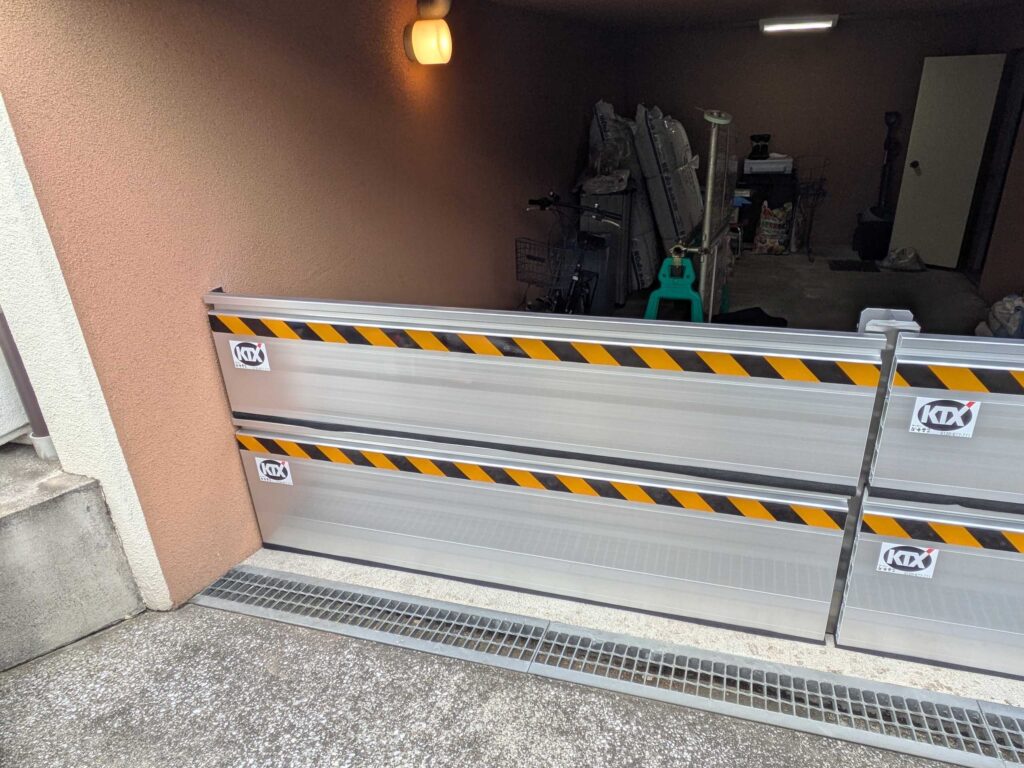 住宅の半地下駐車場に防水板マグネットタイプ