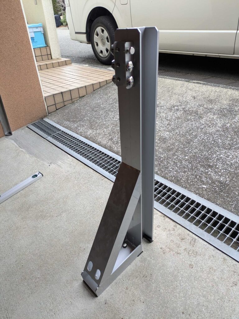 住宅の半地下駐車場に防水板マグネットタイプ